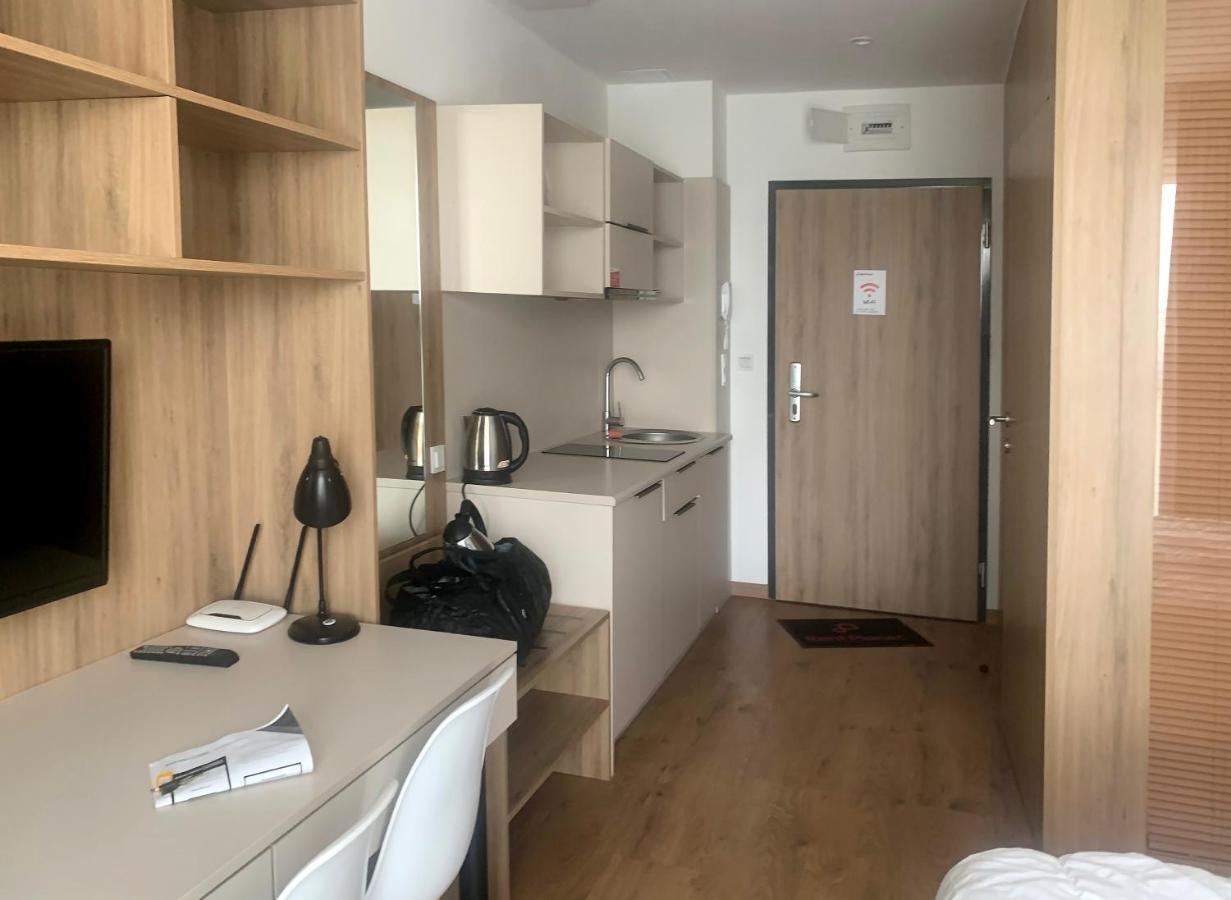 404 Rooms Wolska Apartament Warschau Buitenkant foto