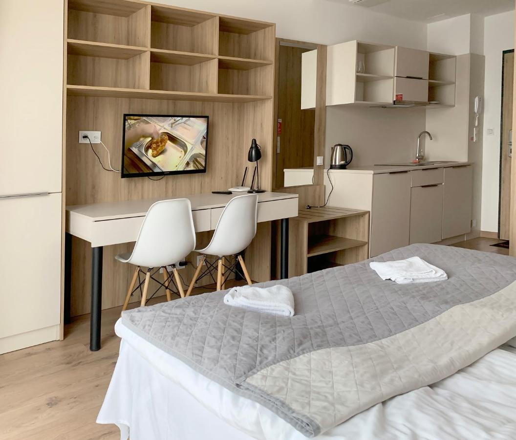 404 Rooms Wolska Apartament Warschau Buitenkant foto